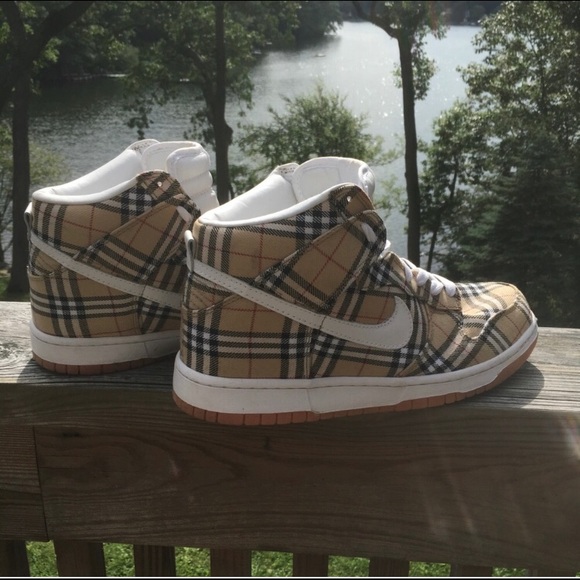 nike dunks burberry
